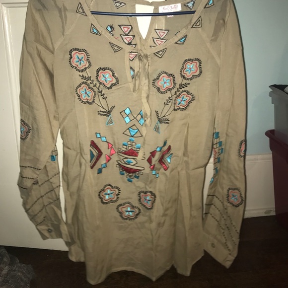 patterned top - Picture 1 of 1